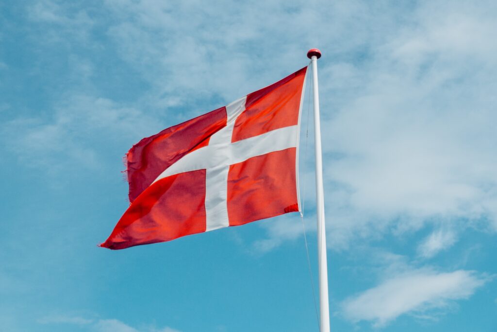 Aufhebung der Corona-Maßnahmen in Dänemark: Herdenimmunität binnen weniger Wochen